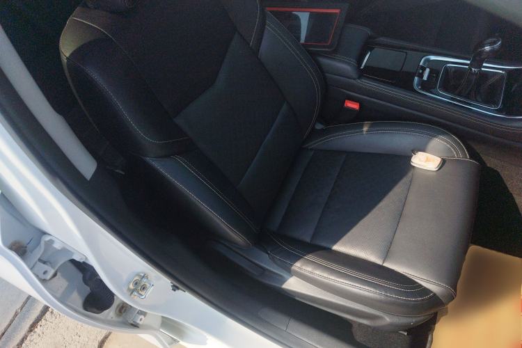 Used CHANGAN Eado 2019 High-Energy Edition 1.6L GDI Manual Pioneer Model China VI Standard Right Front Seat