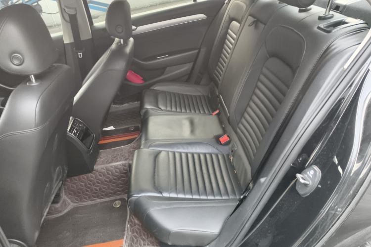 Used Volkswagen Magotan 2019 280TSI DSG Comfort Model China VI Standard Left Rear Seat