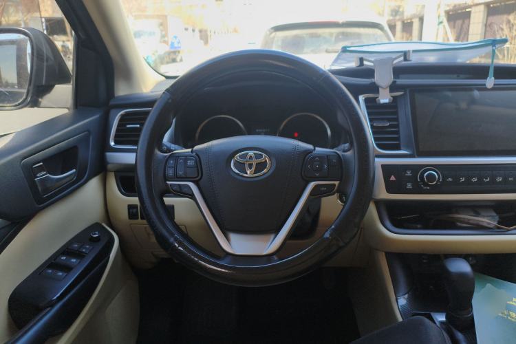 Used Toyota Highlander 2018 2.0T Two-Wheel Drive Elite Edition 5 Seats Emission Standard China V
