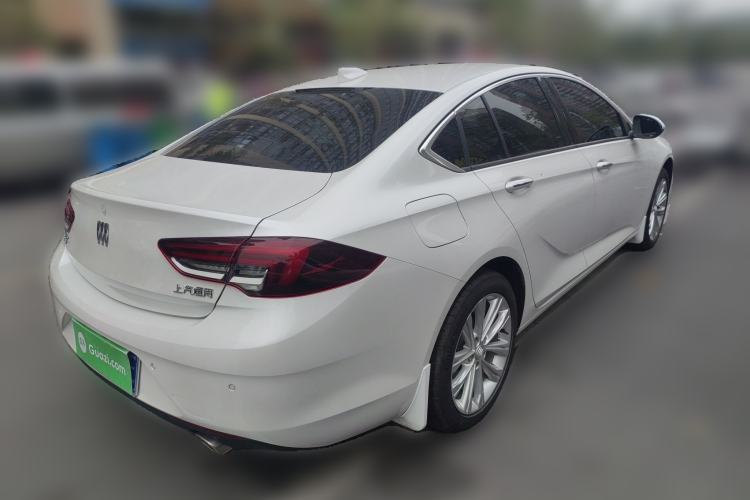 Used Buick Regal 2024 28T Luxury Edition Rear Right 45 Deg