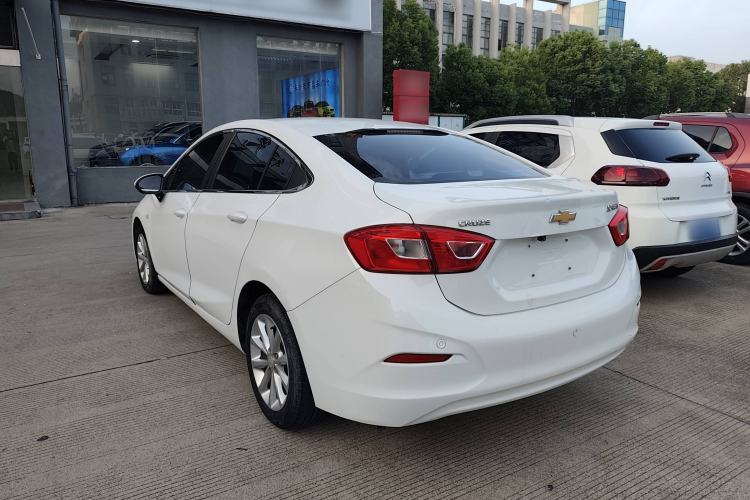 Used Chevrolet Cruze 2017 1.5L Automatic Pioneer Sunroof Edition