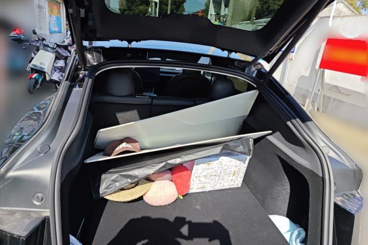 Used Tesla Model Y 2025 Rear-Wheel-Drive Version