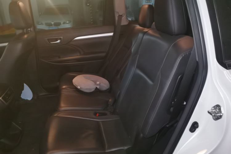 Used Toyota Highlander 2018 2.0T Four-Wheel Drive Prestige Version 7 Seats China V Emission Standard Left Rear Seat