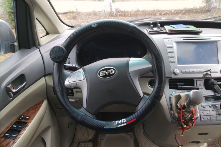 Used BYD M6 2013 2.0L Manual Comfort Edition