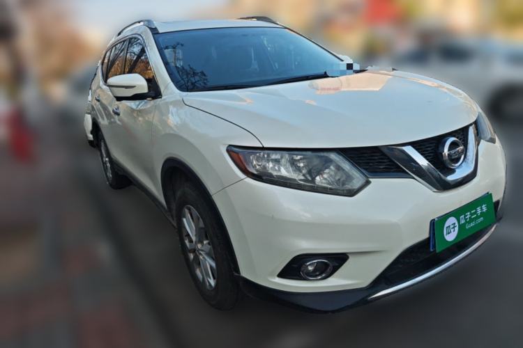 Used Nissan X-Trail 2015 2.0L CVT Comfort MAX Edition 2WD Front Right 45 Deg