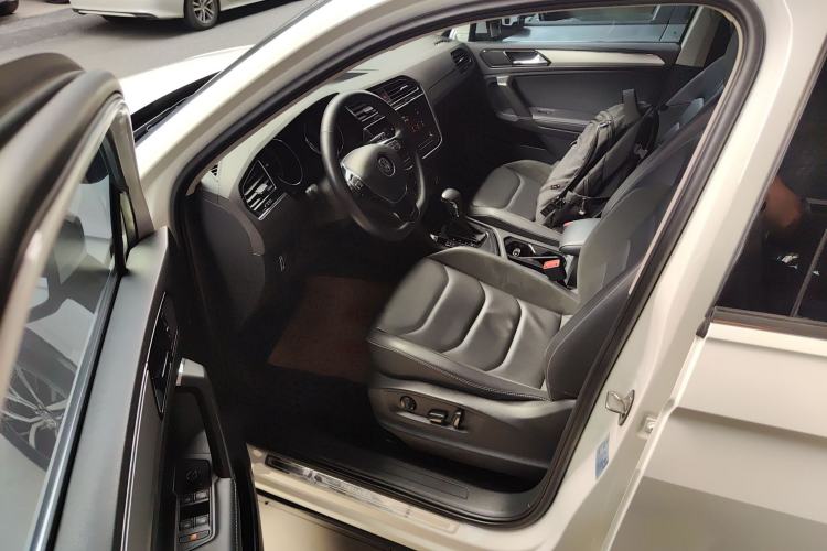 Used Volkswagen Tiguan L 2018 Revised Version 330TSI Automatic Two-Wheel Drive Comfort Edition
