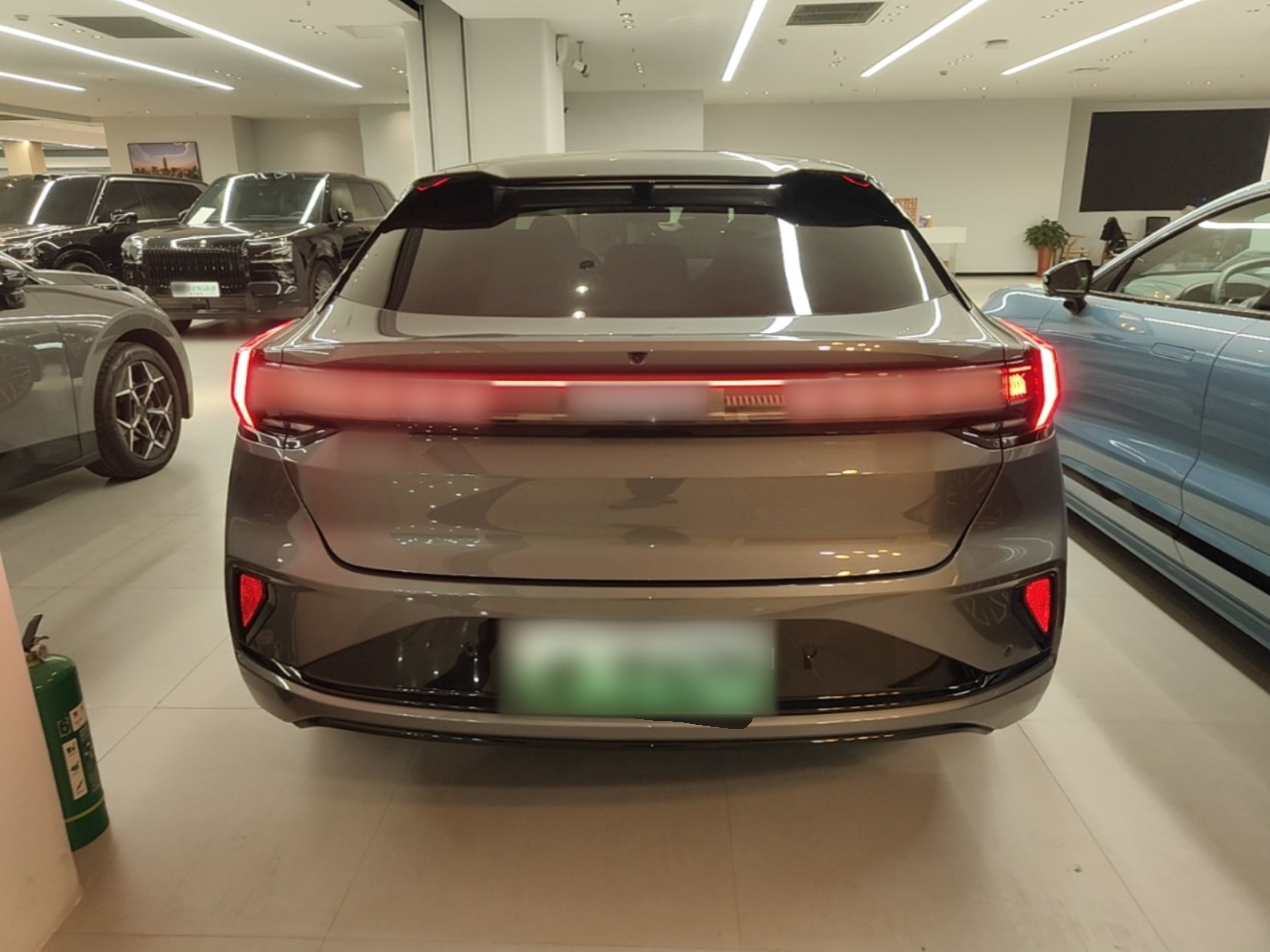 Zeekr 001 2025 YOU Edition 100 kWh All-Wheel Drive — снимка 5