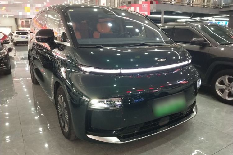 Used Geely Galaxy LEVC L380 2024 140-Degree 6-Seater All-Wheel-Drive Ultra