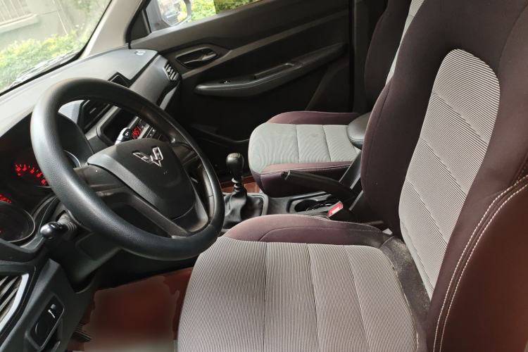 Used Wuling Hongguang 2019 1.5L S Basic Version China VI Standard LAR
