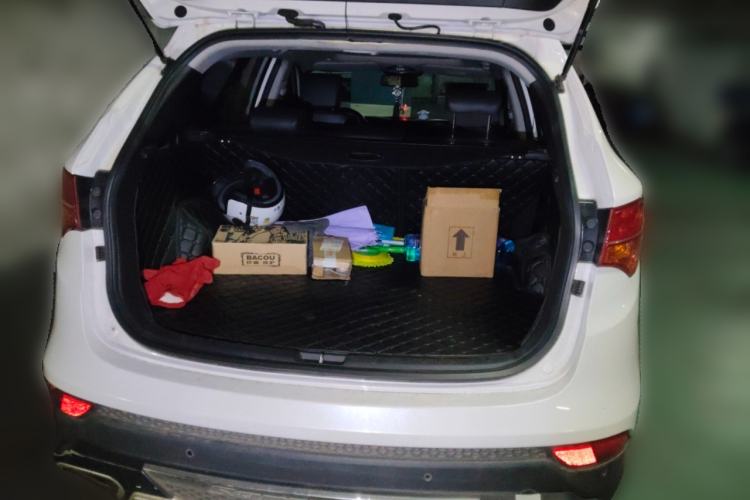 Used Hyundai Santa Fe 2015 2.4L Automatic Two-Wheel Drive Smart Version 5 Seats