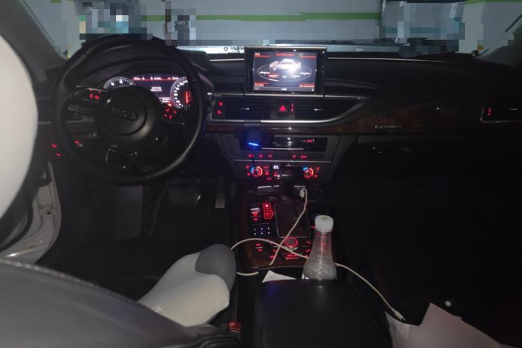 Used Audi A7 2013 50 TFSI quattro Luxury Model Center Console