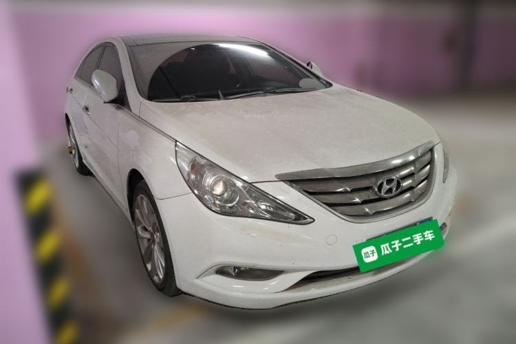 Used Hyundai Sonata 2011 2.0L Automatic Supreme Edition Front Right 45 Deg