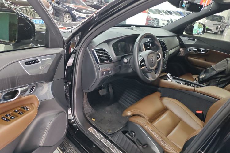 Used Volvo XC90 2021 B6 Luxury Smart Edition 7-Seater Driver Seat