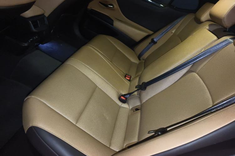 Used Lexus ES 2018 300h Premier Edition China V Standard
