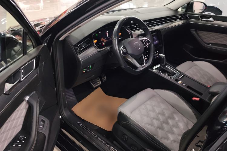 Used Volkswagen Magotan 2023 2 Million Units Limited Edition 330TSI DSG Leading Version Driver Seat