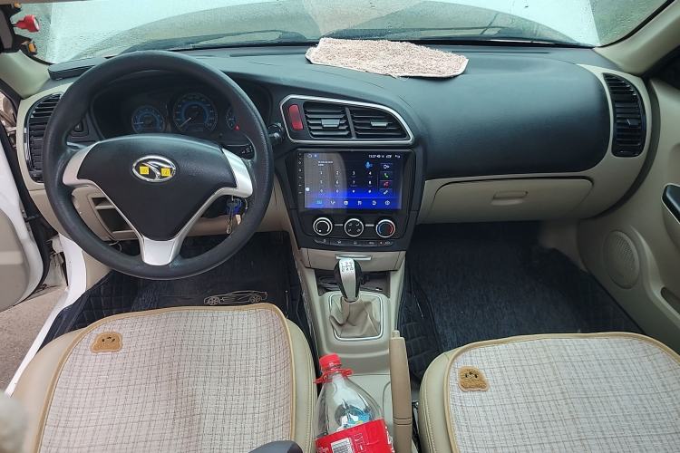 Used Soueast V3 Lingyue 2015 1.5L Manual Happiness Edition Center Console