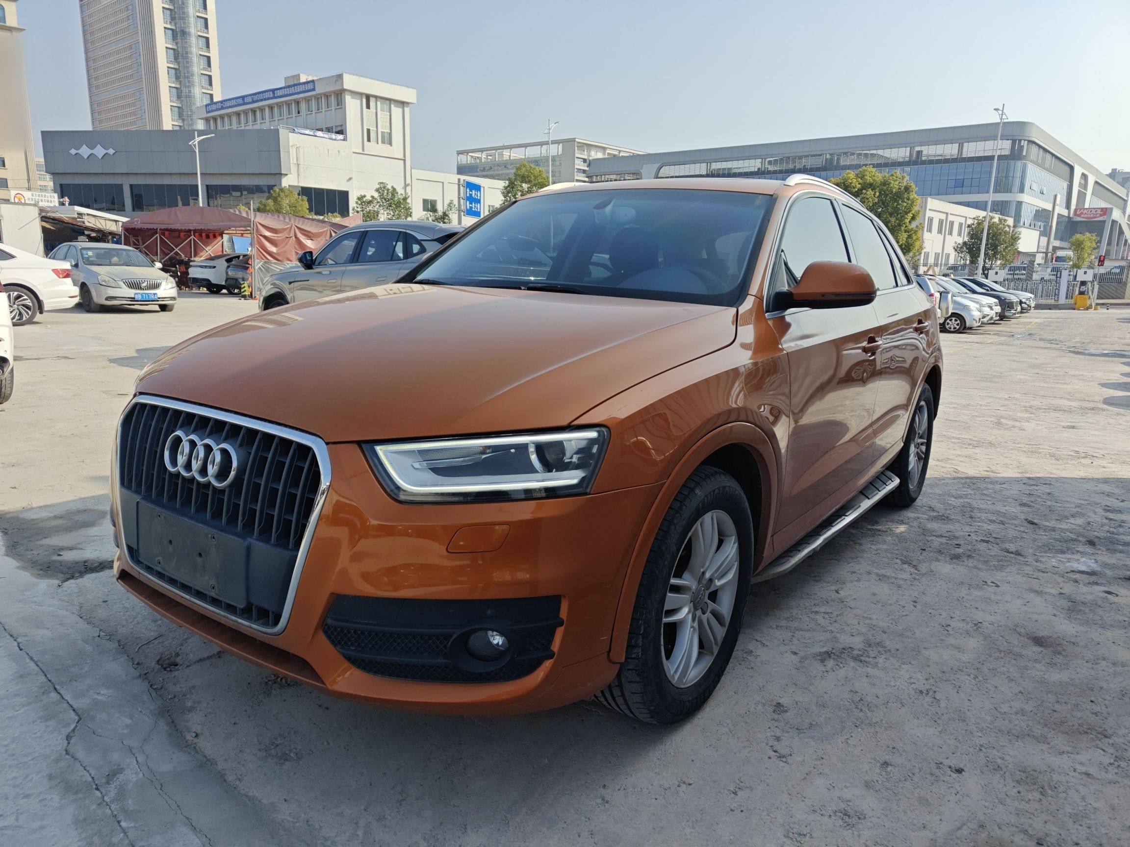 Под передней частью автомобиля