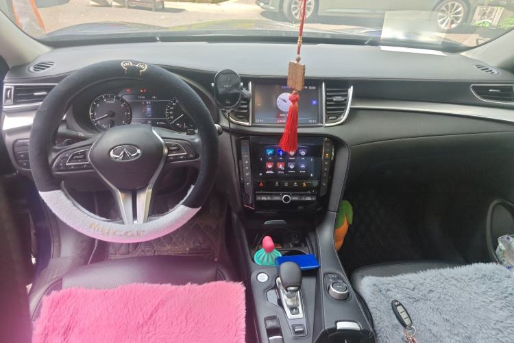 Used Infiniti QX50 2018 2.0T Two-Wheel Drive Fashion Edition Center Console