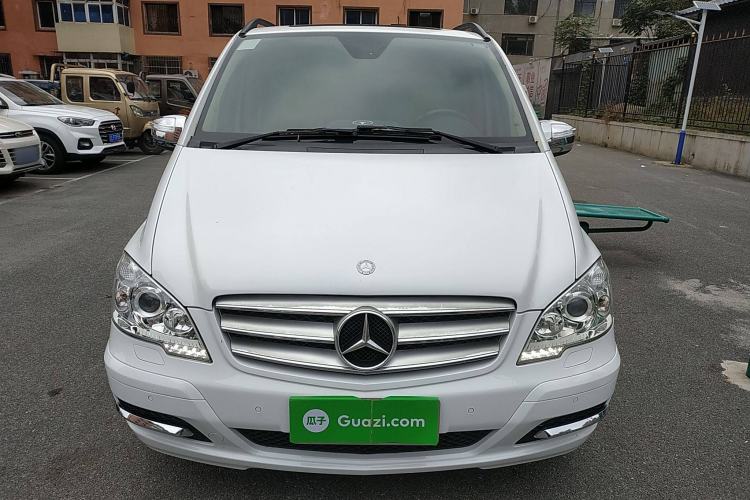 Used Mercedes-Benz Viano 2014 3.5L Premier Edition Front
