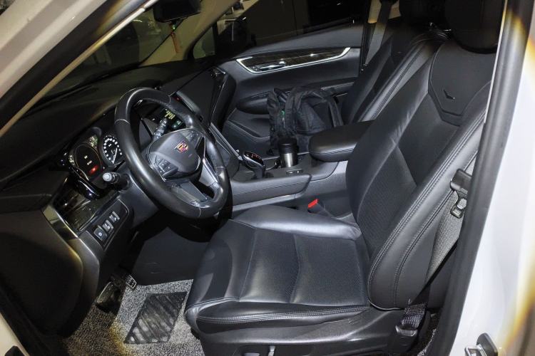 Used Cadillac XT5 2018 25T Luxury Model Left Front Seat