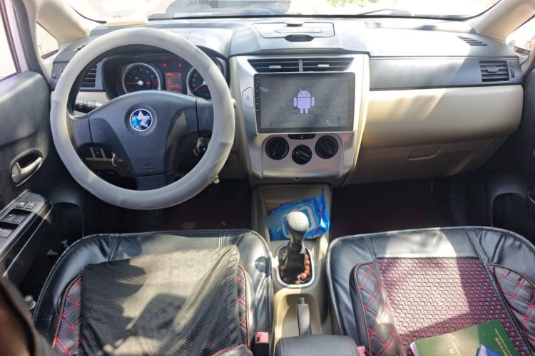 Used Venucia R50 2013 1.6L Manual Fashion Edition
