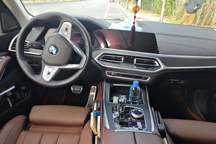 Used BMW X7 2021 xDrive40i Luxury Package with Leading Features
