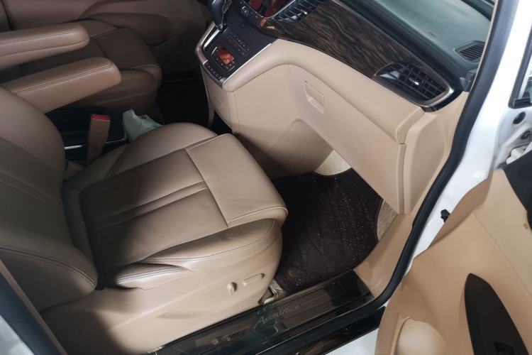 Used Buick GL8 2017 ES 28T Premium Version China V Standard Right Front Seat