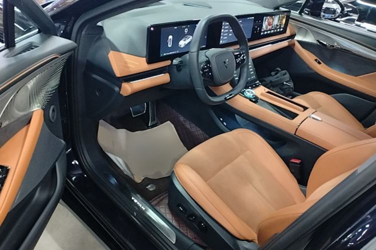 Used VOYAH PASSION 2024 PHEV Four-Wheel Drive Ultra-Long Range Flagship Model
