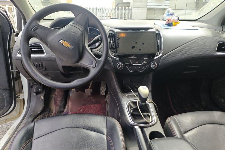 Used Chevrolet Cruze 2017 1.5L Manual Pioneer Edition
