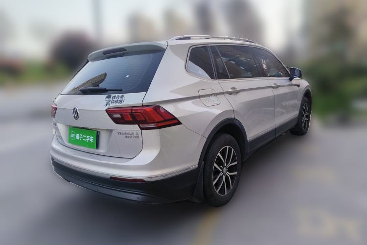 Used Volkswagen Tiguan L 2017 330TSI Automatic Two-Wheel Drive Luxury Edition Rear Right 45 Deg