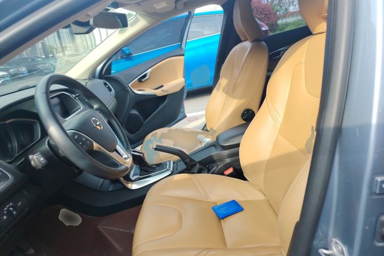 Used Volvo V40 2018 T3 Zhiyi Edition Left Front Seat