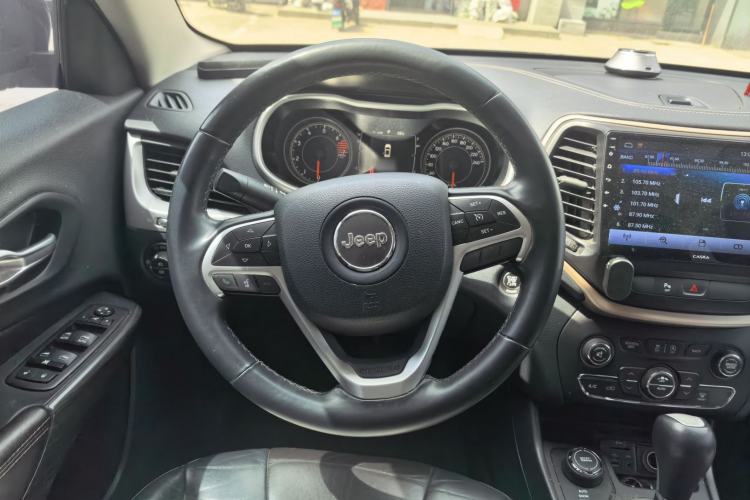 Used Jeep Cherokee 2016 2.4L Professional Edition Steering Wheel