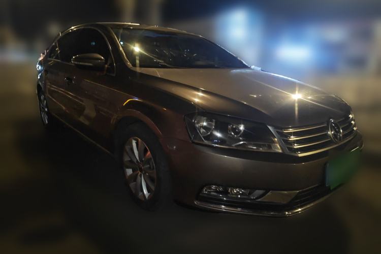 Used Volkswagen Magotan 2015 1.8TSI Advanced Model Front Right 45 Deg