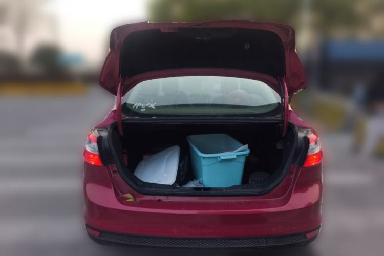 Used Ford Focus 2012 Sedan 1.6L Manual Comfort Model Trunk