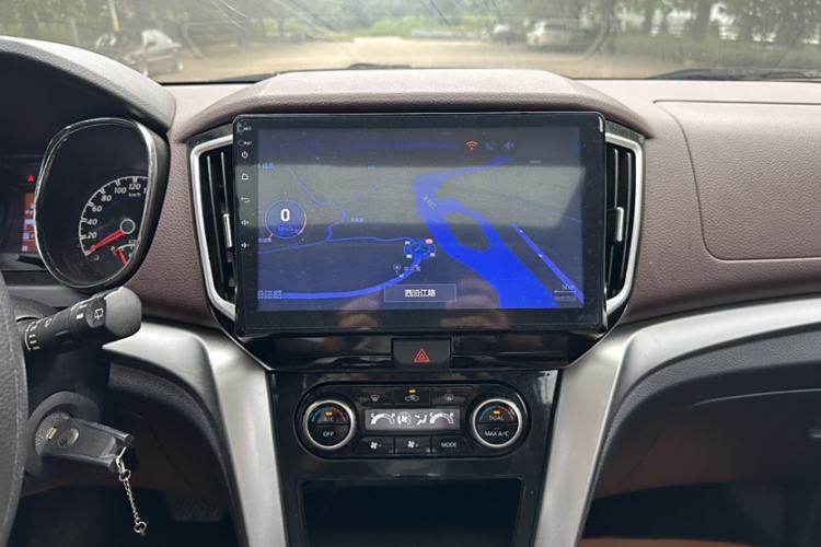 Used Venucia T70X 2016 2.0L CVT SmartFun Sport Edition
