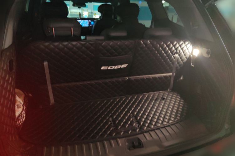 Used Ford Edge 2023 Ford Explorer L 2.0T EcoBoost Four-Wheel Drive 7-Seater Supreme Model Trunk