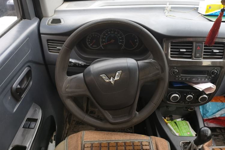 Used Wuling Rongguang V 2015 1.2L Base Version