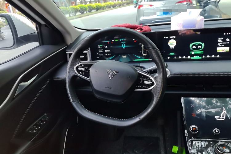 Used NETA U 2023 NETA U-Ⅱ 400 U Show Edition – Lithium Iron Phosphate
