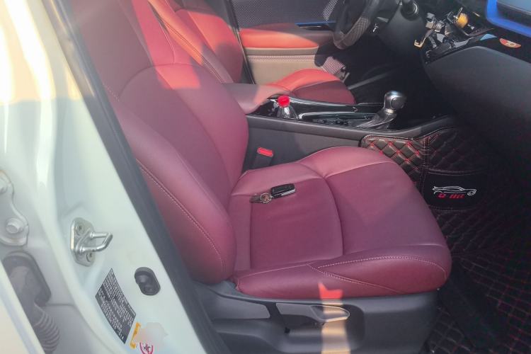 Used Toyota C-HR 2018 2.0L Leading with Sunroof China VI Standard
