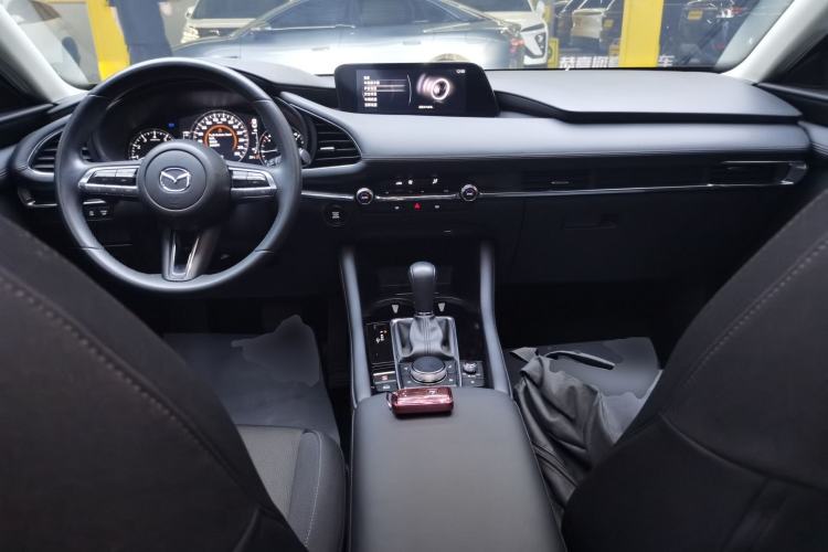 Used Mazda 3 Axela 2021 2.0L Automatic ZhiXuan Edition Center Console