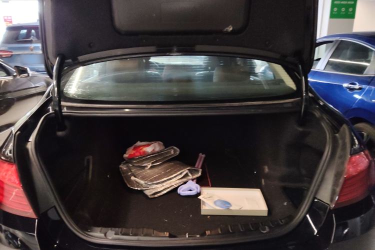 Used BMW 5 Series 2014 525Li Leading Model
