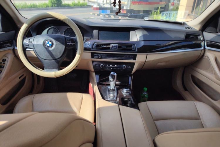 Used BMW 5 Series 2011 523Li Leading Model Center Console