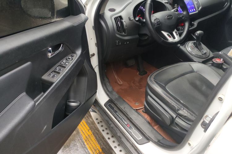 Used Kia Sportage R 2014 2.0L Automatic Two-Wheel Drive GLS Trim
