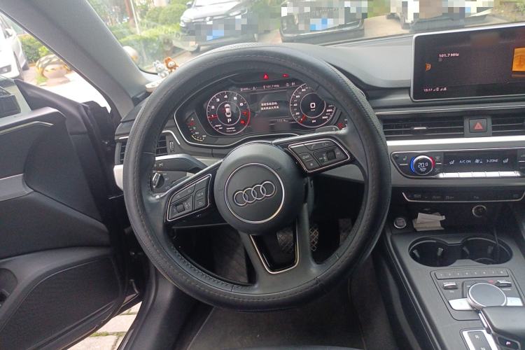 Used Audi A5 2019 Sportback 45 TFSI Fashion Model Steering Wheel
