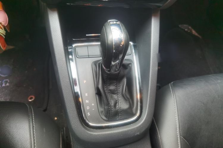 Used Volkswagen Sagitar 2015 230TSI Automatic Comfort Version
