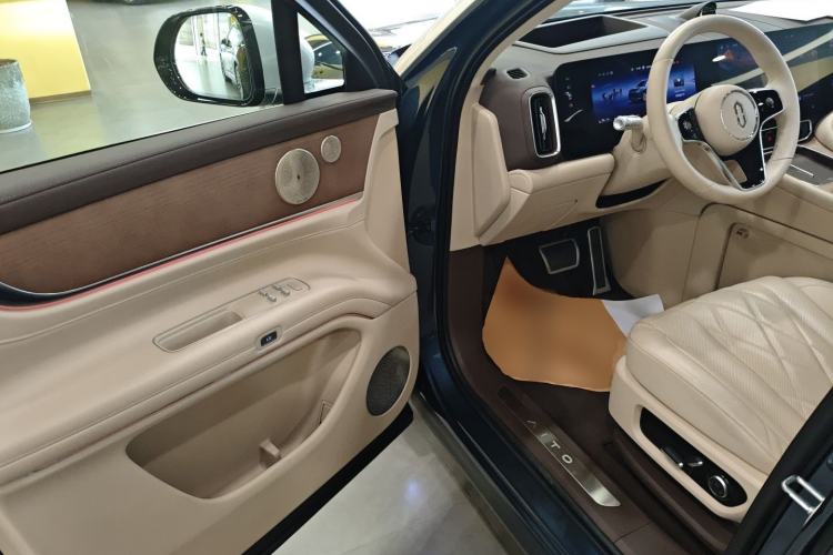 Used Hima AITO M9 2024 Range-Extended Ultra Version 42 kWh 6-Seater Model Driver Seat