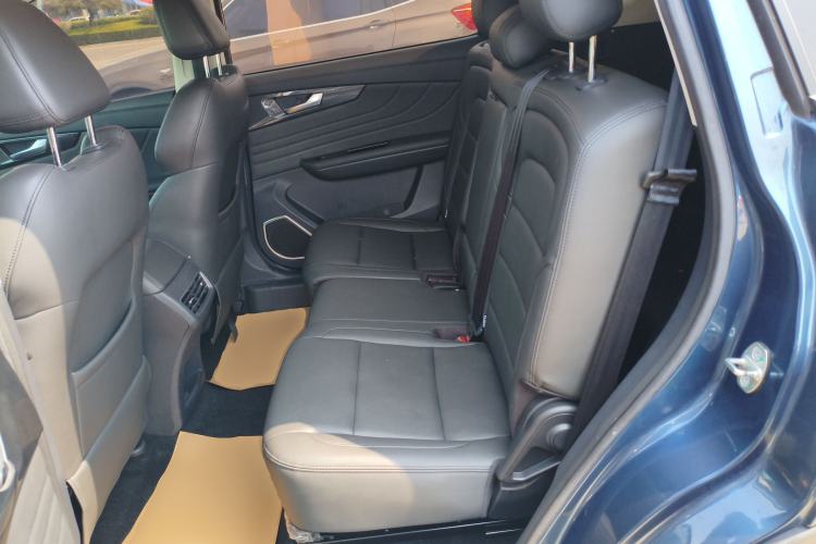 Used Sinotruk VGV U70 2020 1.5T Manual Elite Edition 7-Seater Left Rear Seat