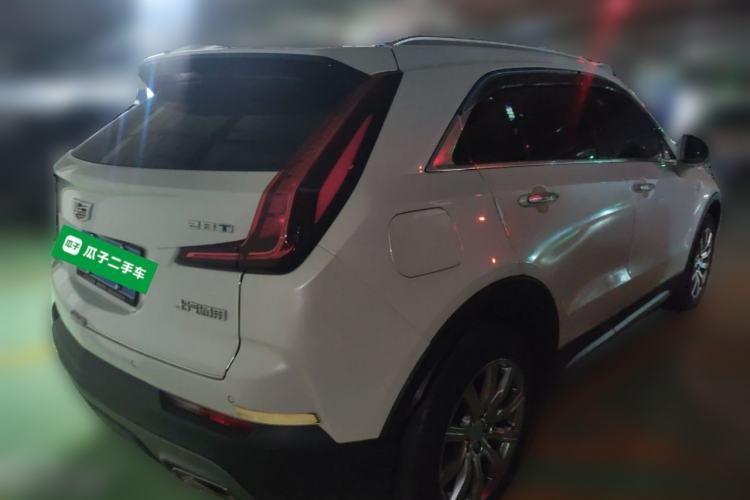 Used Cadillac XT4 2022 28T Two-Wheel-Drive Luxury Version Rear Right 45 Deg