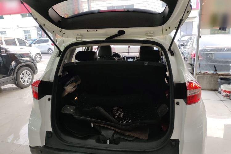 Used CHANGAN CS15 2016 1.5L Manual Luxury Edition Trunk