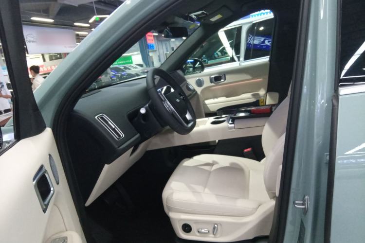 Used Li Auto L6 2025 Pro Smart Refresh Edition
